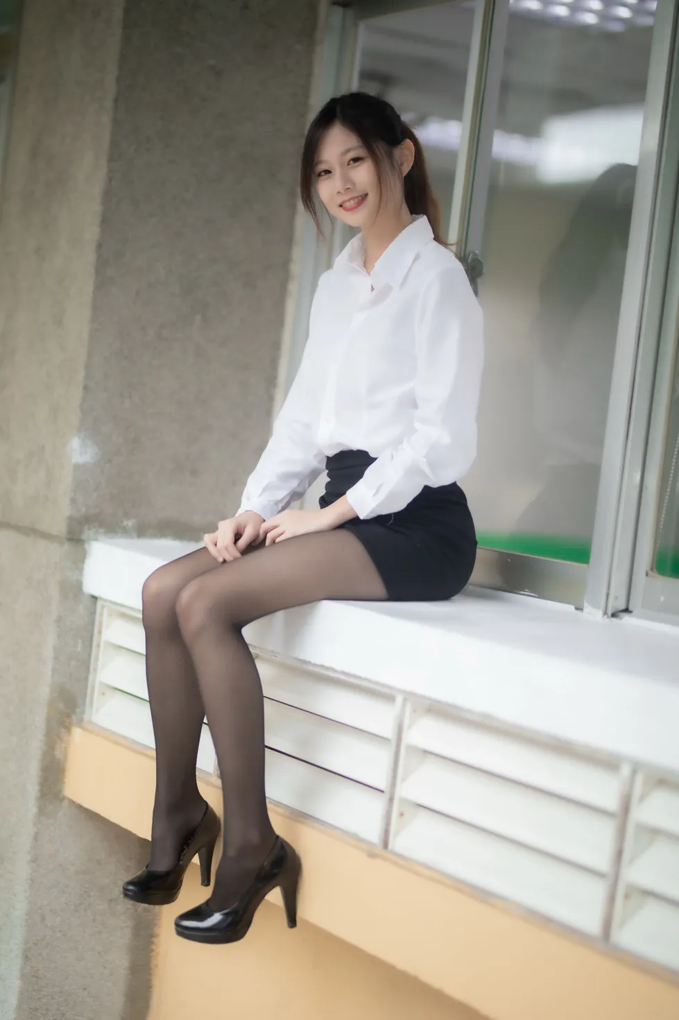 [Mzsock] NO.128 Dolly Liu OL black silk high heels beautiful legs street photography#[31P]-11